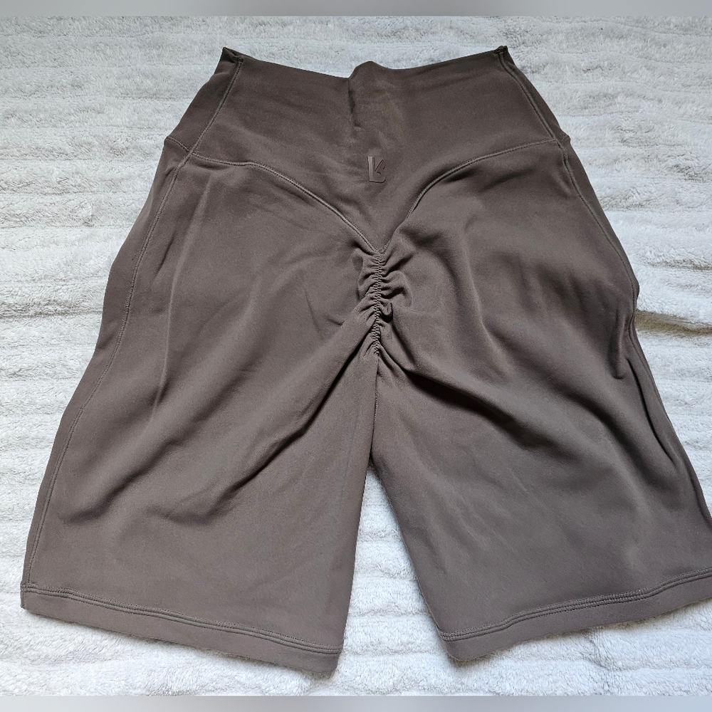 Buffbunny Aggressive Scrunch 7" Shorts - Small - Mocha Berry